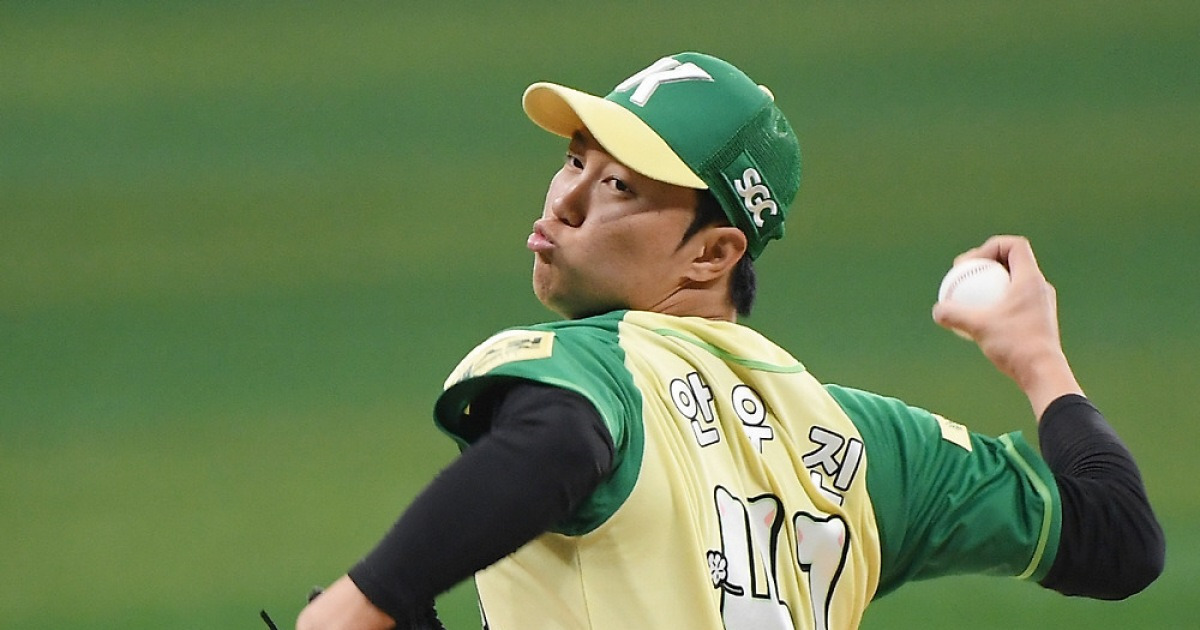 160㎞(159.6㎞) 콰앙! → 안우진 "좀 세게 던졌다", 엄마표 굴비의 힘이다