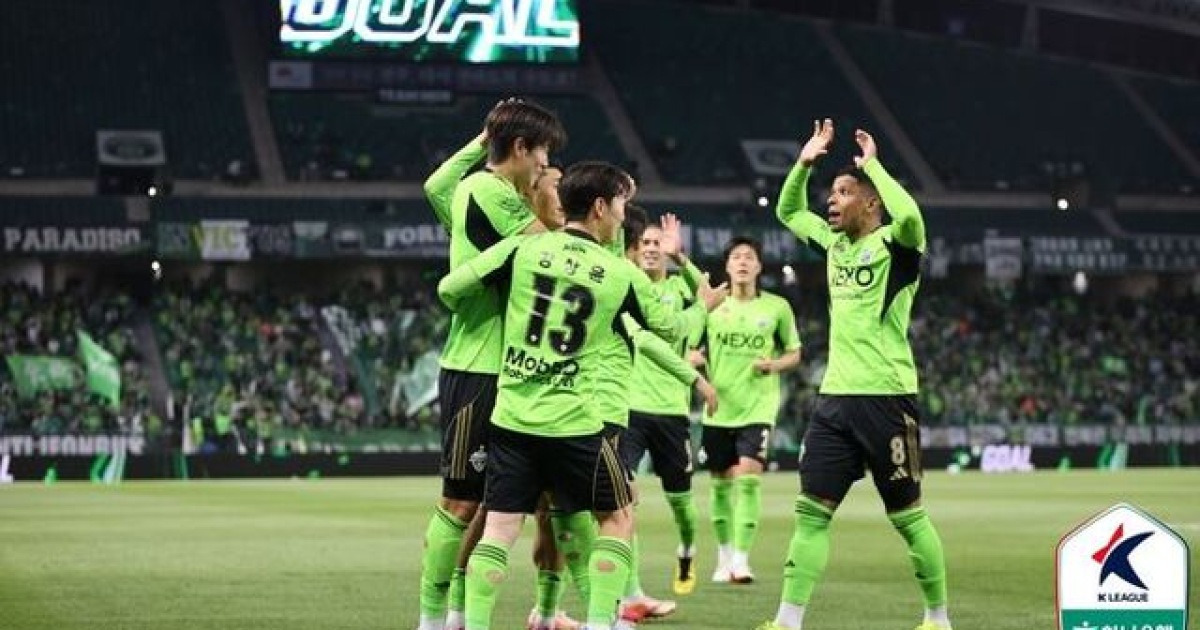 역전골에 또 무너졌다..전북, 안방서 인천에 1-2 패배