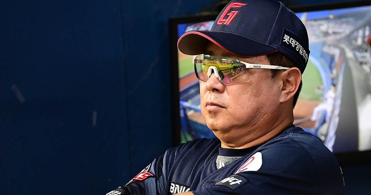 5위 도약 노리는 롯데, 유강남 공백 '물량 공세'로 메울까?…"1군 포수 4명도 고민 중"