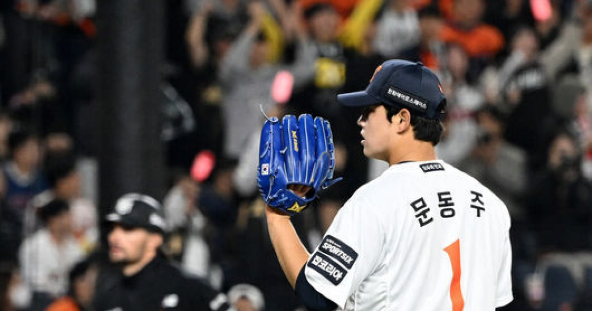 ‘만루포 악몽’ 문동주 비화 공개, 4이닝 5실점 무너졌는데 명장 왜 감쌌나 “원래 예정은 3이닝