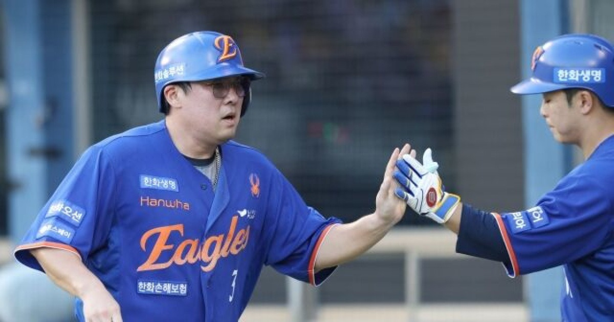 '롯데전 스윕 도전' 한화 라인업 어떻게 꾸렸나, 안치홍-심우준 키스톤콤비→이진영 우익수…류