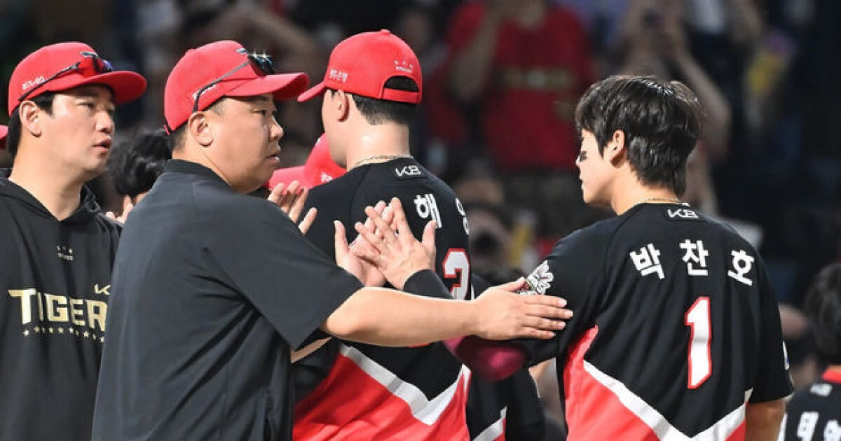 "80억 감당하기 힘들었다" 유격수 잃은 KIA, 애초 잡기 어려웠다...이범호 감독 "반드시 돌파구 찾