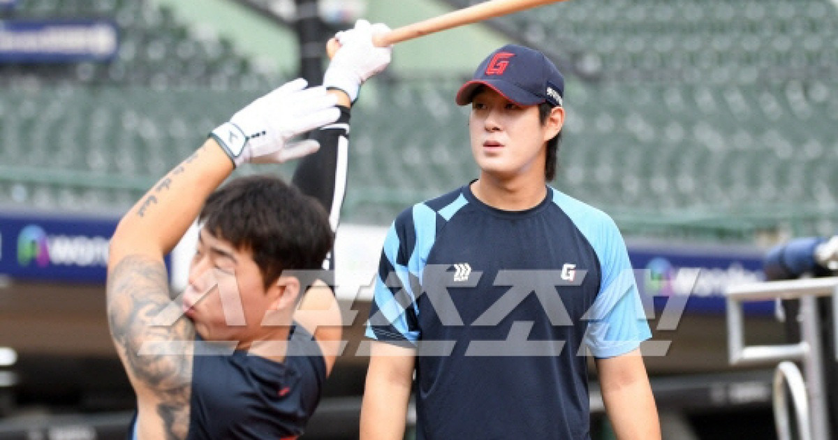 어쩌다 불법 도박 나승엽-고승민만 기다리는 팀이 됐나...하필 복귀날이 어린이날이네 [부산 현