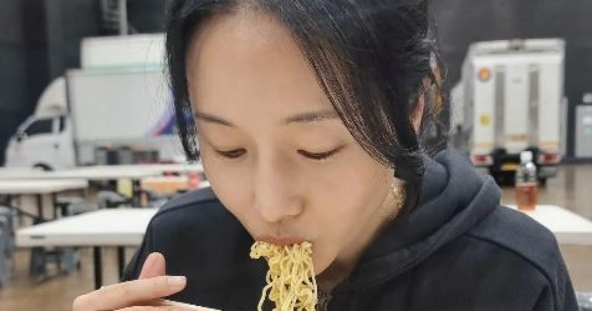 194억 병원 사모님 이정현, 일탈은 꿀맛 “오늘은 라면 두 개 먹을 거임”