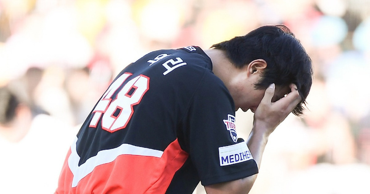 'ERA 10.80' 후반기 승부수, 아껴 쓰는데 왜 이러나…KIA 16실점 집단 붕괴 참혹했다