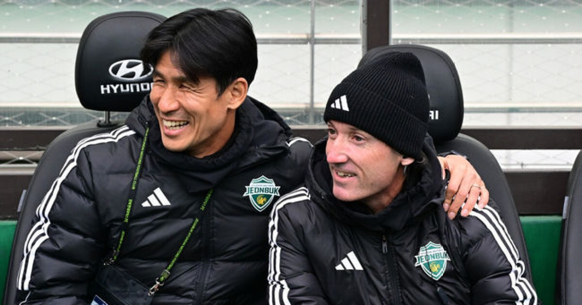 '코리아컵 우승' 전북 정조국 코치, "타노스 향한 '인사 세리머니', 전북의 원동력" [서울톡톡]