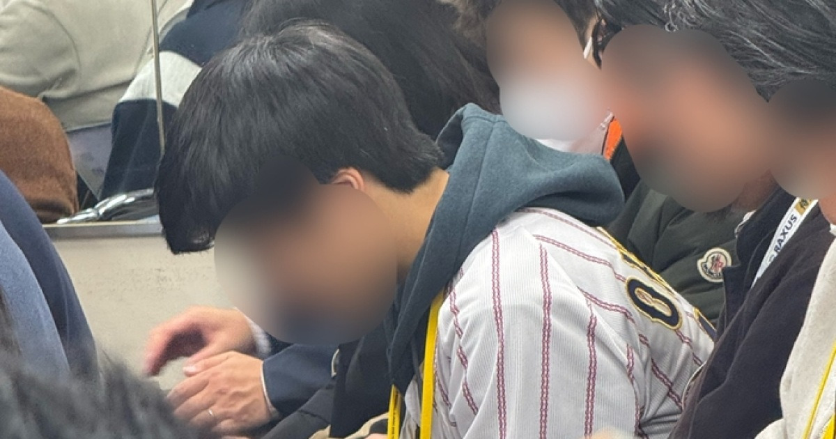 ‘예의가 없네’ 류지현호 인터뷰장에 ‘日 유니폼’ 입고 나타난 일본 기자→상대국 향한 ‘배