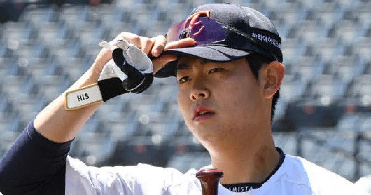 “허인서 아직 칭찬할 거 없어” 5월 타율 0.468인데, 김경문 왜 23세 포수에 인색한가…속사정 들