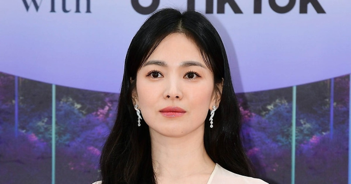 '톱스타' 송혜교 인성 드러났다…"거만할 줄 알았는데, 아무나 가는 자리 아냐" ('4인용식탁')