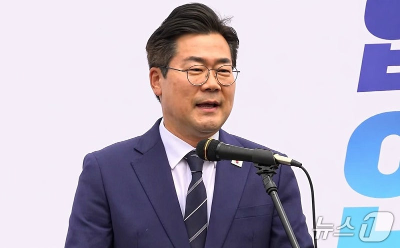 "저를 키워준 인천에 모든 역량 쏟겠다"…박찬대, 인천시장 출마 선언