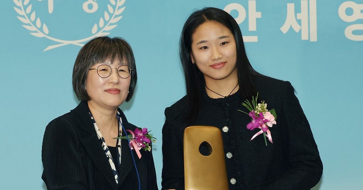 中 매체, 안세영 이렇게 모욕하나? "협회 비리 폭로하고 5000만원 수령"…인니 매체는 제 평가 "민