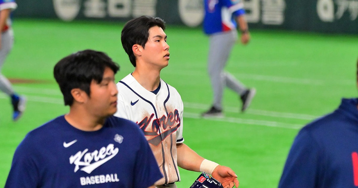 "김혜성 벤치에 남아 울고 있어!" 日 매체 가슴 찡했다…'망연자실 KIM' 대만전 패배에 눈물 닦아