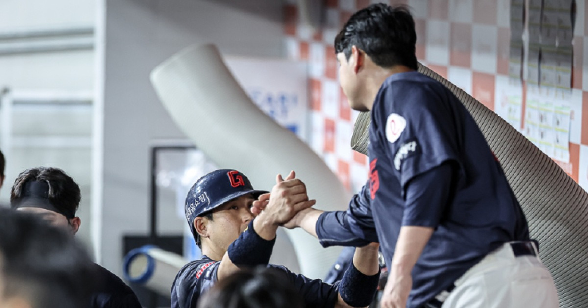 김태형 감독의 이유 있는 나균안 강판 지시...특유의 직관 야구가 자꾸 빗나간다 [IS 포커스]