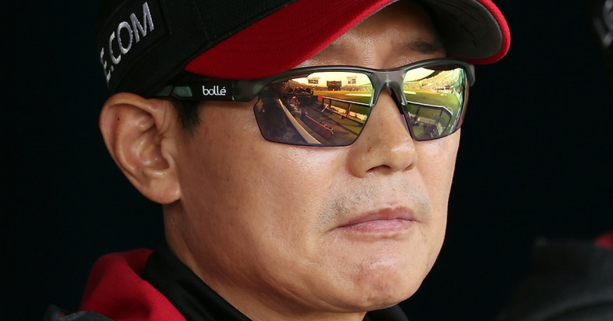 '완봉 도전' 웰스 9회 교체…염경엽 감독 "매뉴얼 지킨 것"