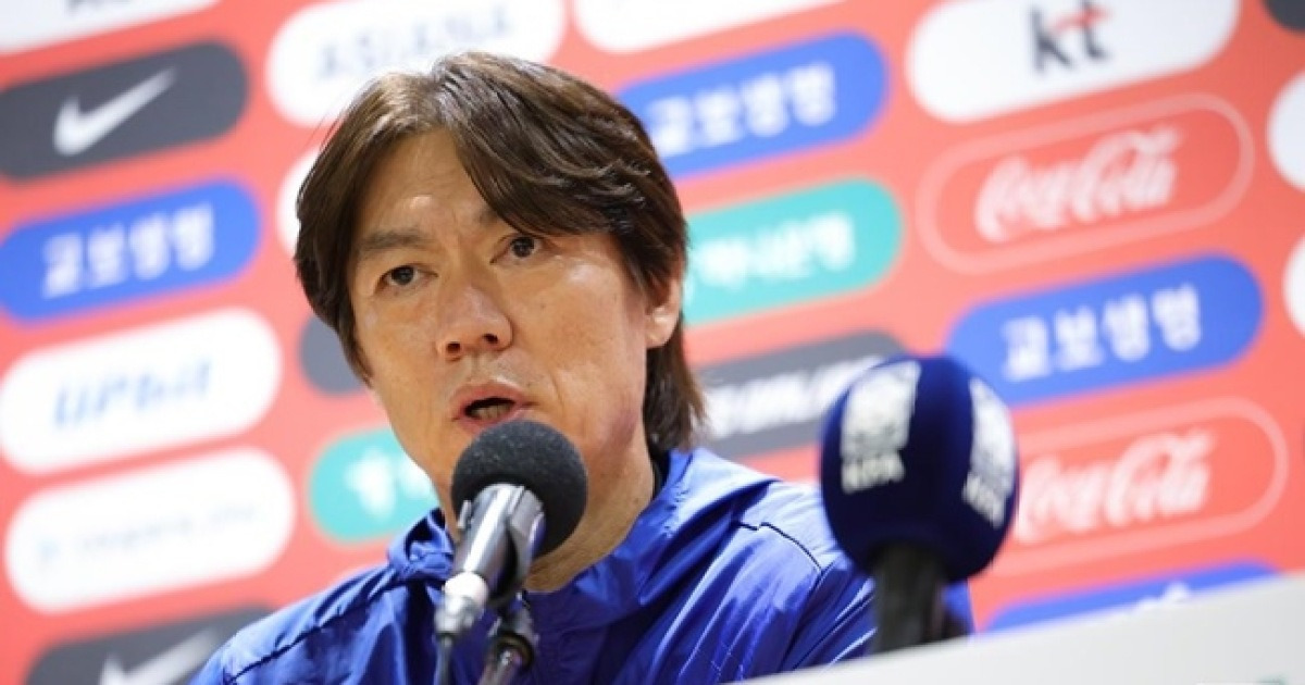 홍명보 감독의 뚝심 “자꾸 3백과 4백 전술 말씀하시는데…지금은 우리의 단점을 찾고 보완해야 