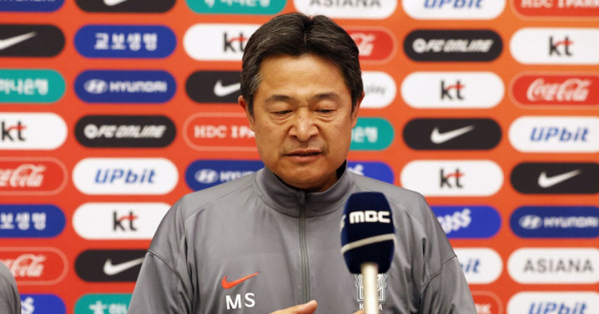 이민성 감독, 황재윤 SNS 논란에 단호한 '경고장'... "프로 선수로서 좋지 못한 행동"