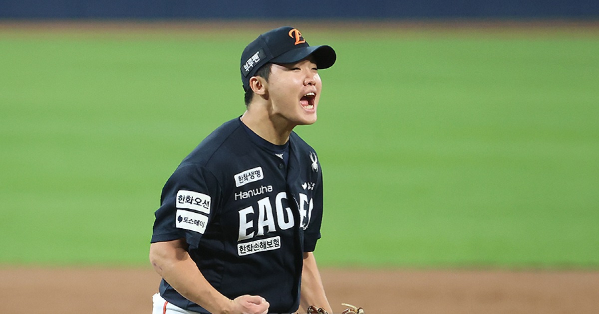 '대전에선 안 돼' 한화는 잠실로 가야만 한다…정우주의 기적, 문동주가 이어갈까