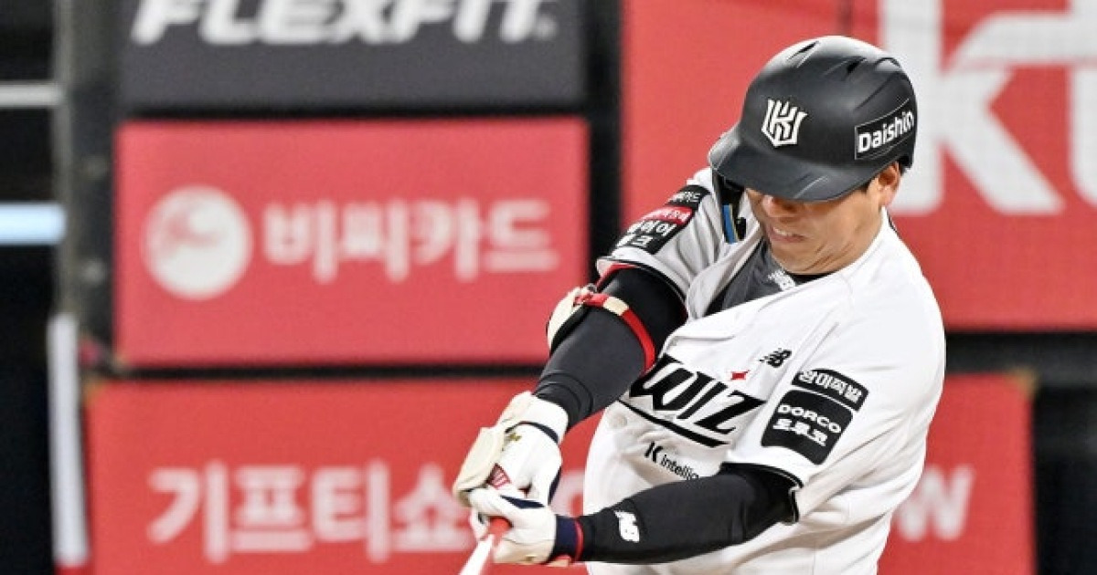 '양준혁·박용택 넘었다' 연이틀 KBO 역대 단독 4위 기록 제조!…뿌듯한 김현수 "꾸준함 어느 정도 