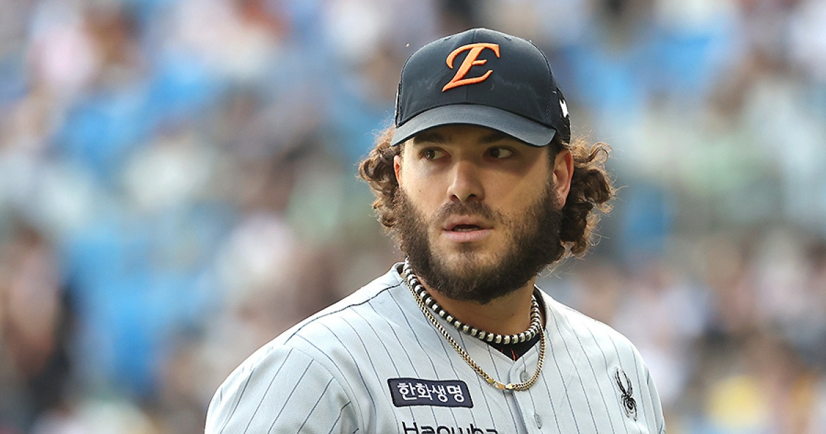 폰세에겐 '개인 17연승'보다 팀이, '김태연'이 더 중요했다…"하루빨리 그라운드에서 함께하길"