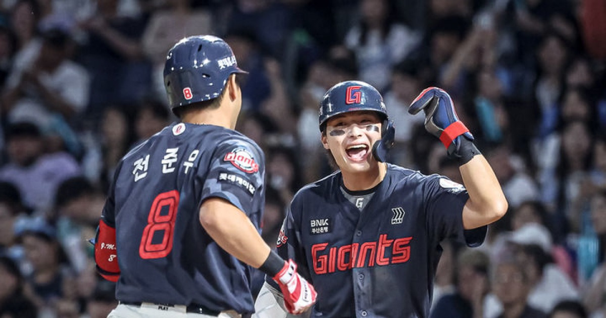 '23안타 폭발' 롯데, NC 18-2로 완파하고 공동 5위 도약