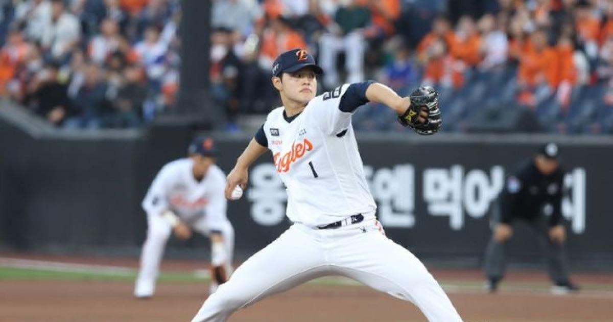 한화 문동주, 102구 던져 5이닝 무실점…직구 최고 시속 157㎞ '쾅'