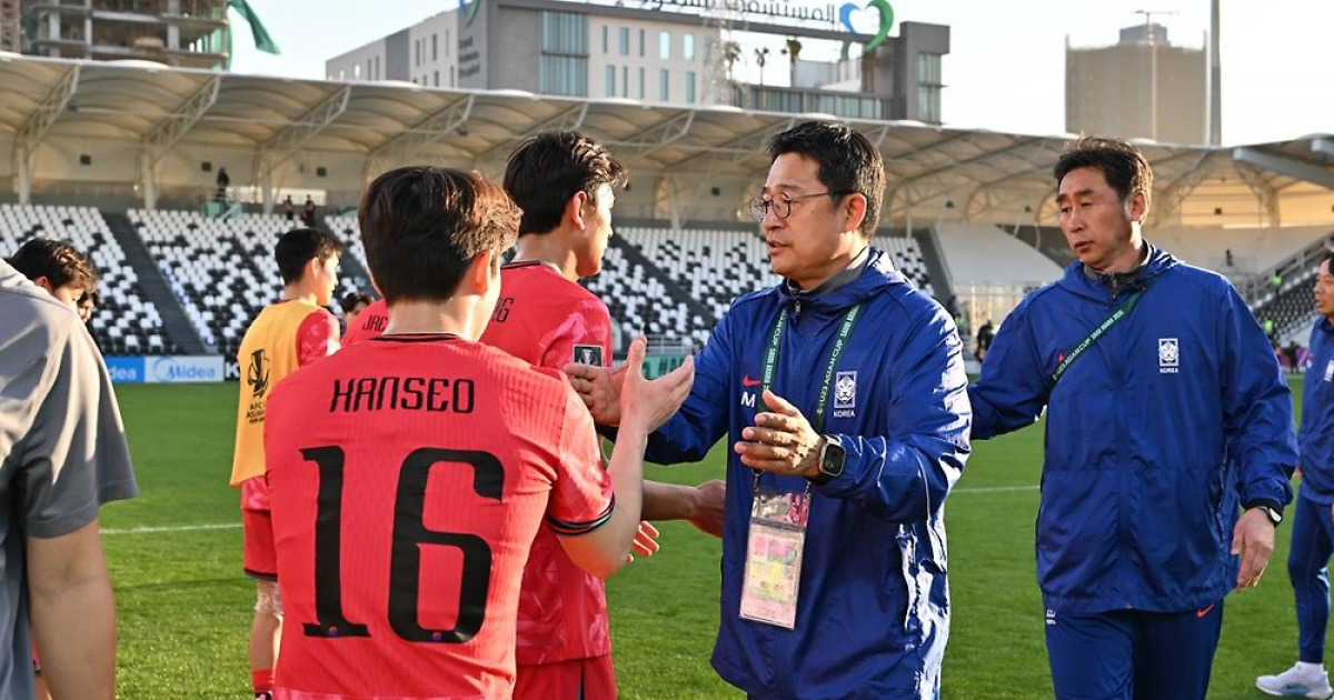 'U-23' 이민성호, 'U-21' 우즈베크에 '쩔쩔'…U-23 아시안컵 8강 확정 '아직'→득점 없이 마무리 (전반