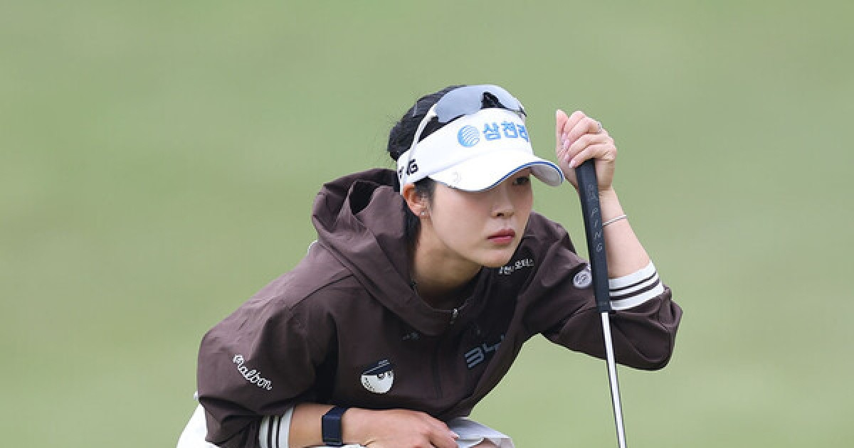 '우승 없이 상금·대상·평균타수 1위' 전예성, 시즌 첫승 재도전 [KLPGA 덕신EPC]