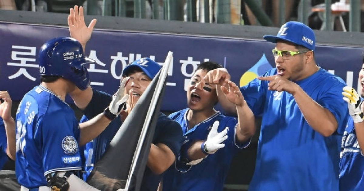 '패배확률 96%' 다 진 경기 만루포로 기사회생, 박진만 감독 함박미소 "머릿속에서만 그렸는데, 짜