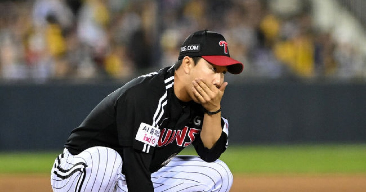 '팔꿈치 통증' 유영찬, 왜 1차검진 결과 비공개일까...LG "27일 정밀검진 받고 결과 공개" [공식발표