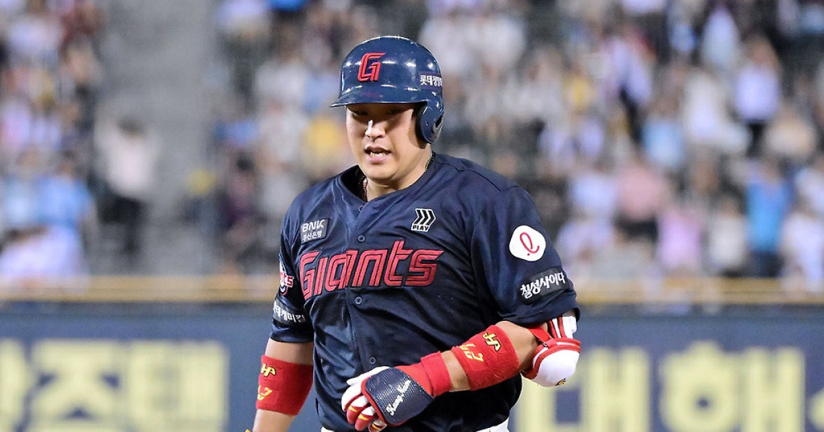 "유강남, 타격 워낙 안 좋아"…칼 빼든 김태형 감독, 잘해야 출전 기회 준다 [고척 현장]