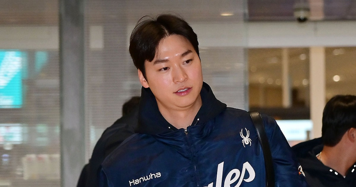 [오피셜] 한화 너무 안 풀리네…78억 FA, 팔꿈치 인대파열 수술 받는다니→사실상 '시즌 OUT' 전망 (