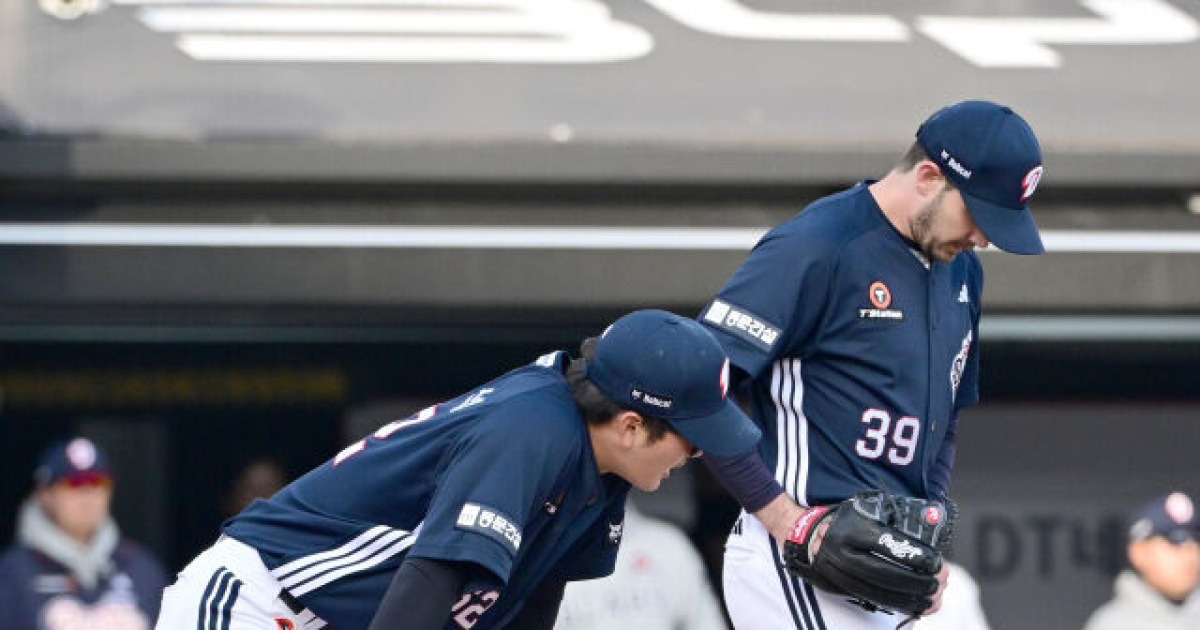 철벽 두산 어디 갔나, 실책→실책→실책 '리그 최다 1위' 불명예…"어리다고 격려만 해선 안 돼" 