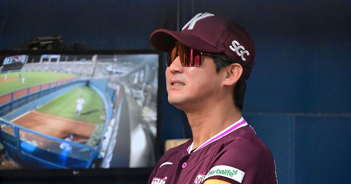 안우진 1군 등록이 젊은 선수 기회 뺏는다고? 설종진 대행 '정면 반박'…"그건 좀 아닌 것 같다" [