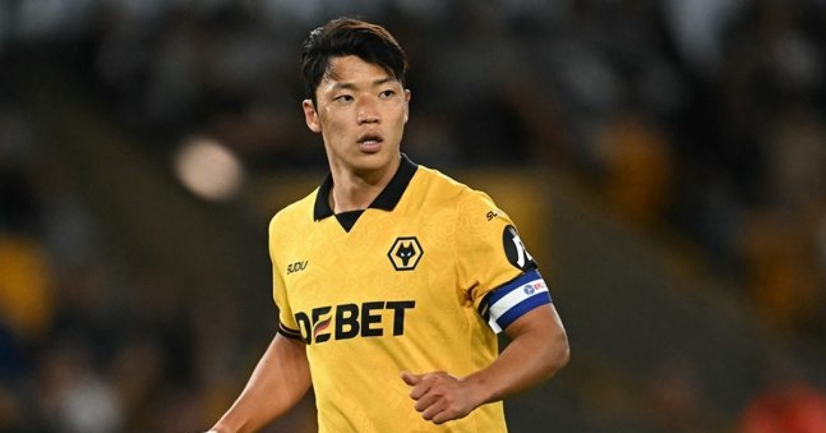 '중국인이 망쳤다' 황희찬의 울버햄프턴 강등 "예견된 몰락... 미래가 더 문제"