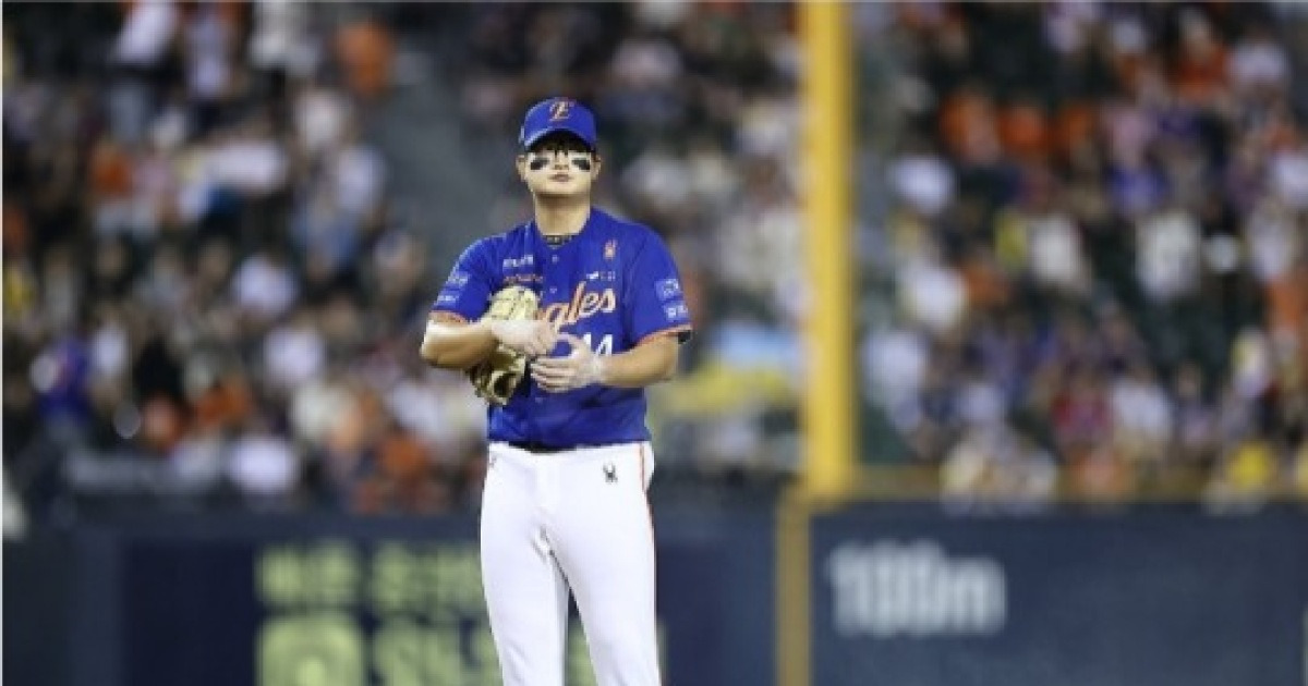 '대안 없다' 한화, 김서현 믿을 수밖에...김경문 감독 "엄상백 카드 꺼낼까?" 플레이오프 성패 좌