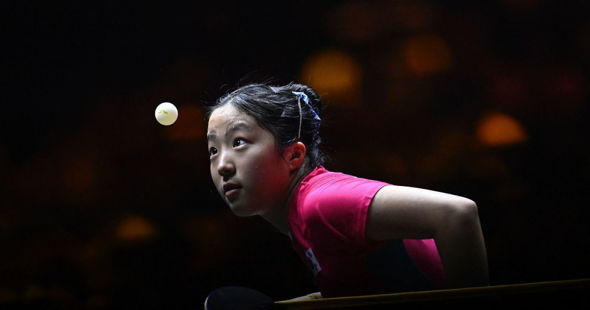 '중국 킬러' 본능 신유빈, 천이 꺾고 WTT 대회 4강 안착