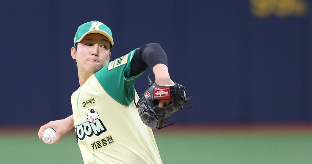 '오늘도 157km' 안우진 2번째 등판, 강속구 쾅!…그러나 실투 '딱 하나'에 울었다→2이닝 1실점 투구
