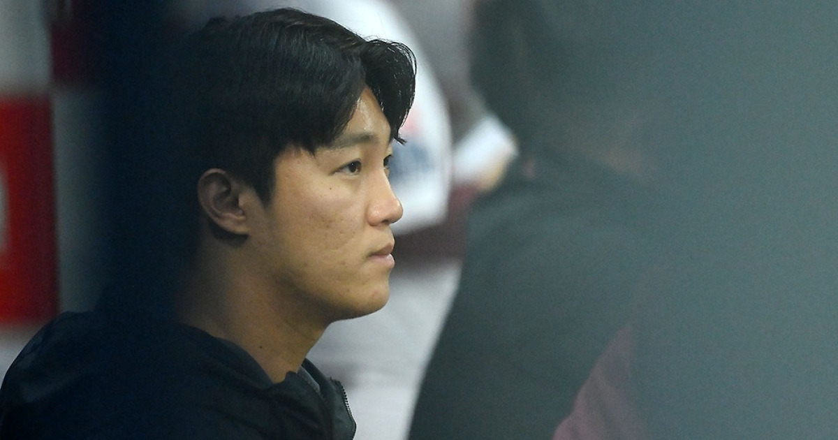 안우진, 투구 훈련 중 다친 게 아니다→'벌칙 펑고' 받다가 황당 어깨 인대 부상…시즌 OUT 전망