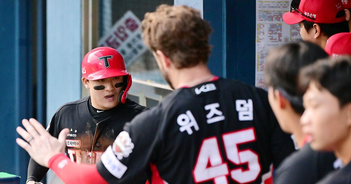 부상 딛고 돌아온 KIA 특급재능 내야수..."꾸준하게 결과 나오고 있어 만족합니다"