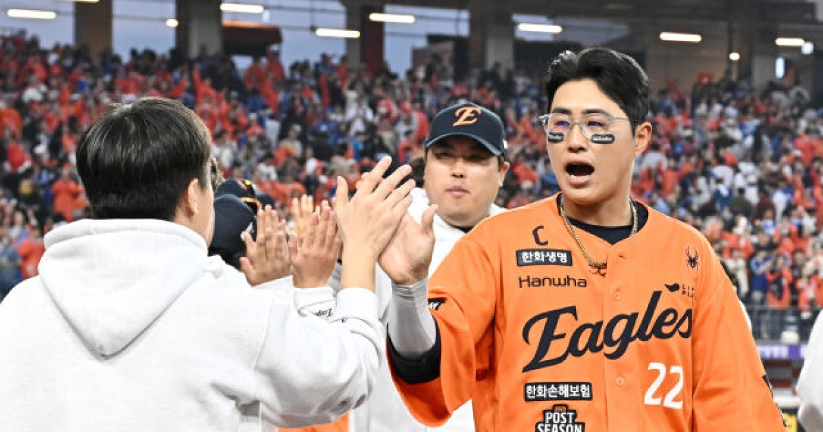 한화 15안타 폭발 이유 있었나…90억 캡틴 잊지 않았다, 독립리그팀+상무에 진심 전하다 "추석 연