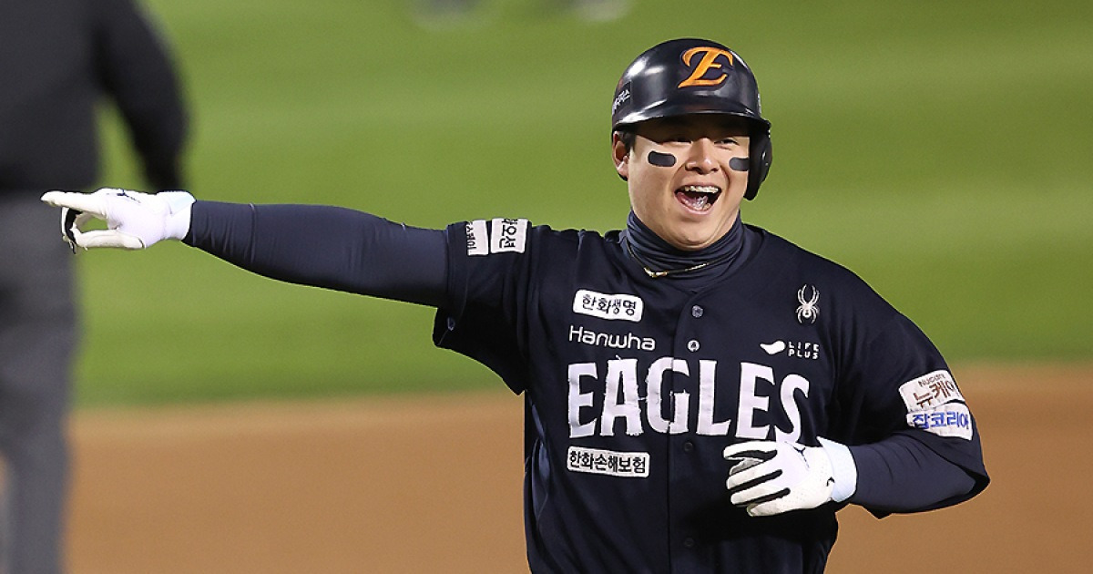 '예비 FA' 노시환 연봉 10억 찍었다! 하주석도 억대 진입…김서현 투수 최고 인상률 [공식발표]