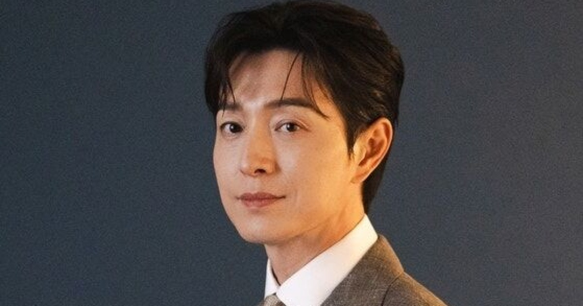 '이혼' 정성일, 불과 5개월 전 "사랑하는 가족"이라더니…