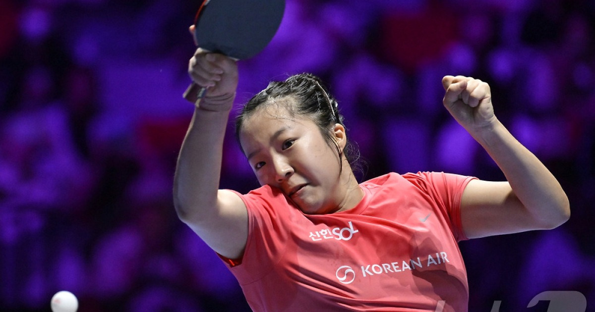 신유빈, 한국 탁구 최초 월드컵 여자단식 4강행 도전