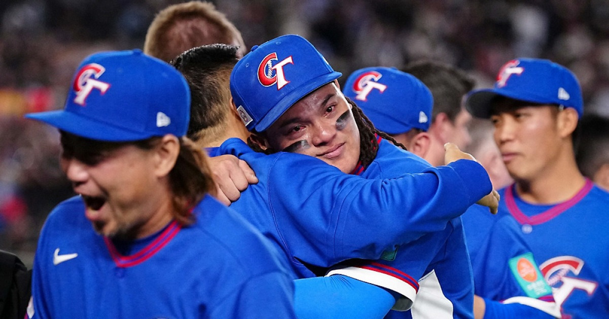 "한국 이긴 적 없었는데" 대만 오열했다…21년 역사상 첫 승리, 골절 투혼까지 드라마였다