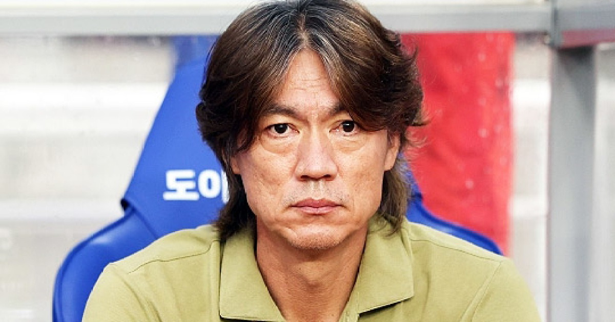 팬들 앞에서 나설 시간은 없고, 축구인끼리 골프칠 시간은 있고? 홍명보호, 출정식 거르고 월드