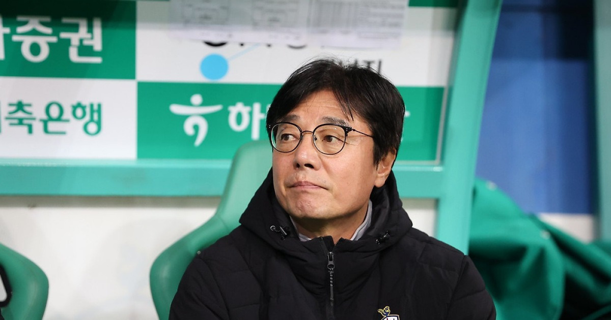 “핑계 댈 수 없는 경기, 전적으로 감독 책임”…제주전 패배 인정한 황선홍 감독 [SD 대전 인터