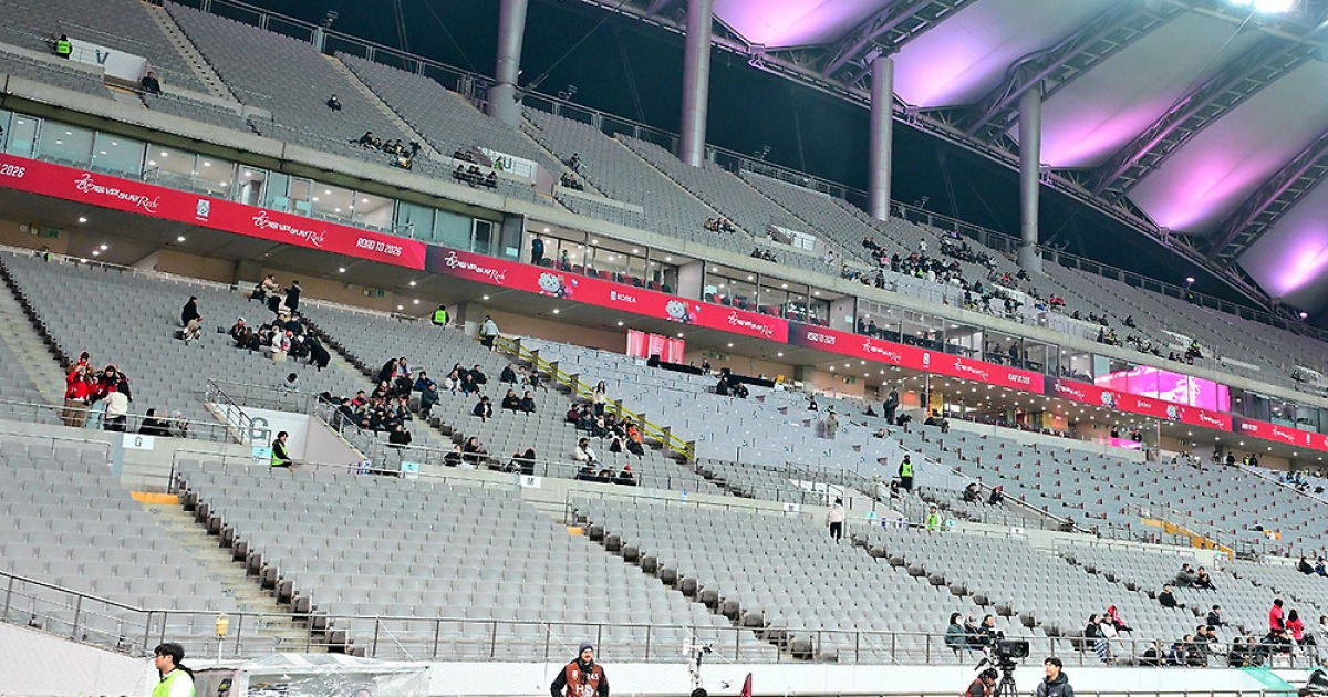 손흥민도 속수무책, 흥행 참사 어게인…홍명보호 2025년 마지막 A매치 '관중석도 텅텅'→또 2만명