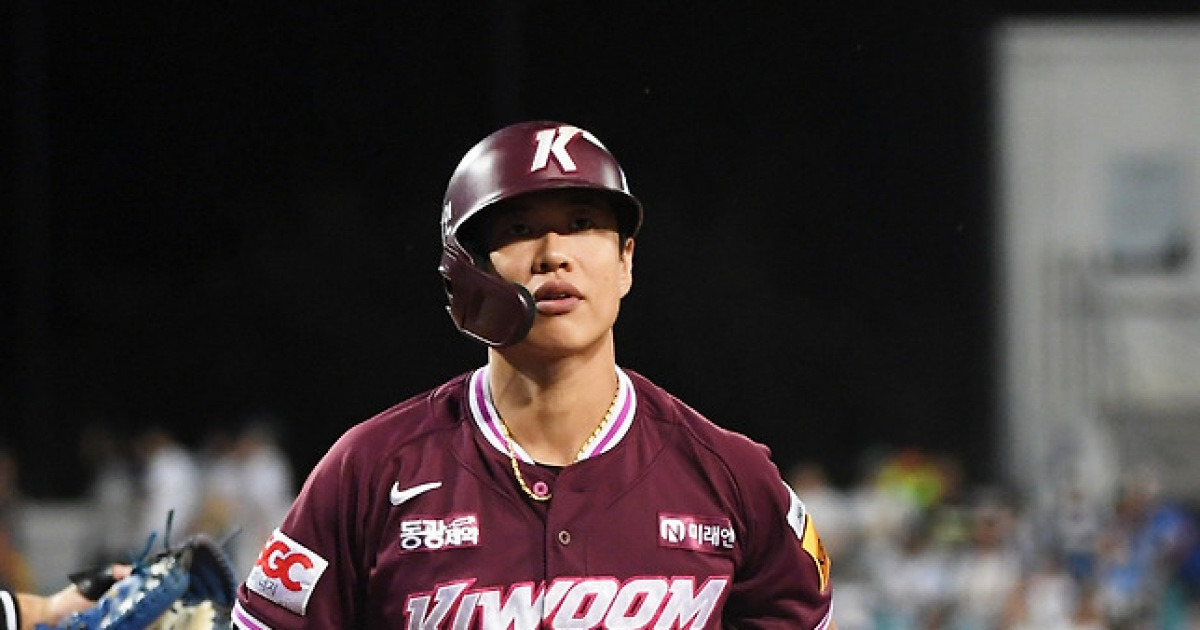 분노의 방망이 패대기, 동료가 맞을 뻔 했다...나와서는 안 됐던 송성문 화풀이 [고척 현장]