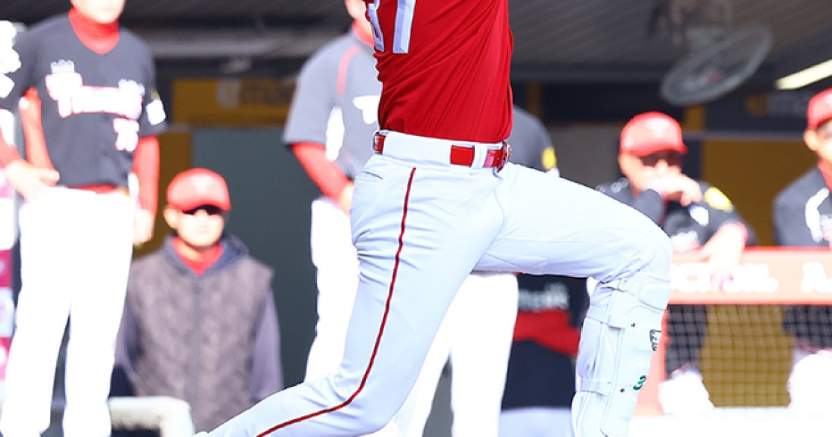 '9회초 오태곤 2타점 2루타' SSG, 치열한 접전 끝에 삼성에 3-2 역전승