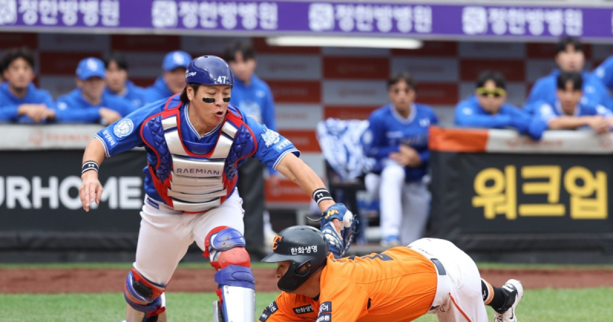 '아리랑 송구' 하나가 5실점으로, 잘 나가던 삼성 발목 잡은 통한의 실점 [PO1 냉탕]